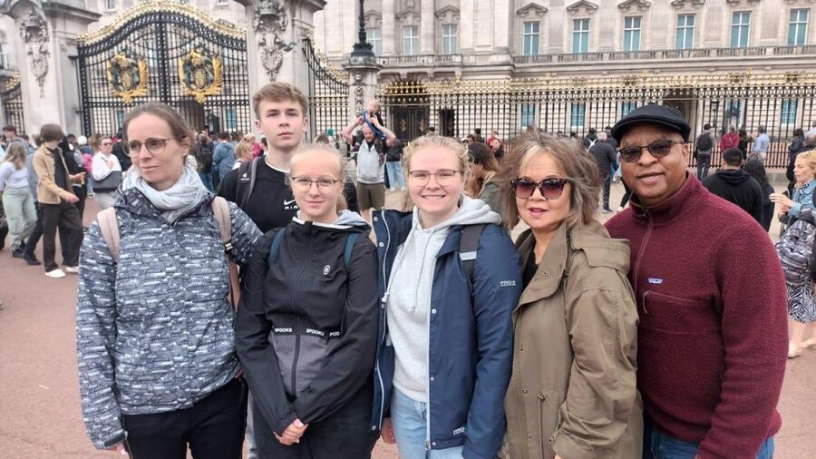 London’s Royal Family and Changing of the Guard Tour - Buckingham Palace and the Changing of the Guards, the show you came for
