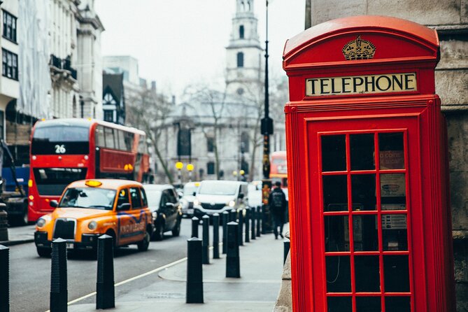 London Scavenger Hunt and Highlights Self-Guided Tour - What You Might See During the 10+ Attraction Stops
