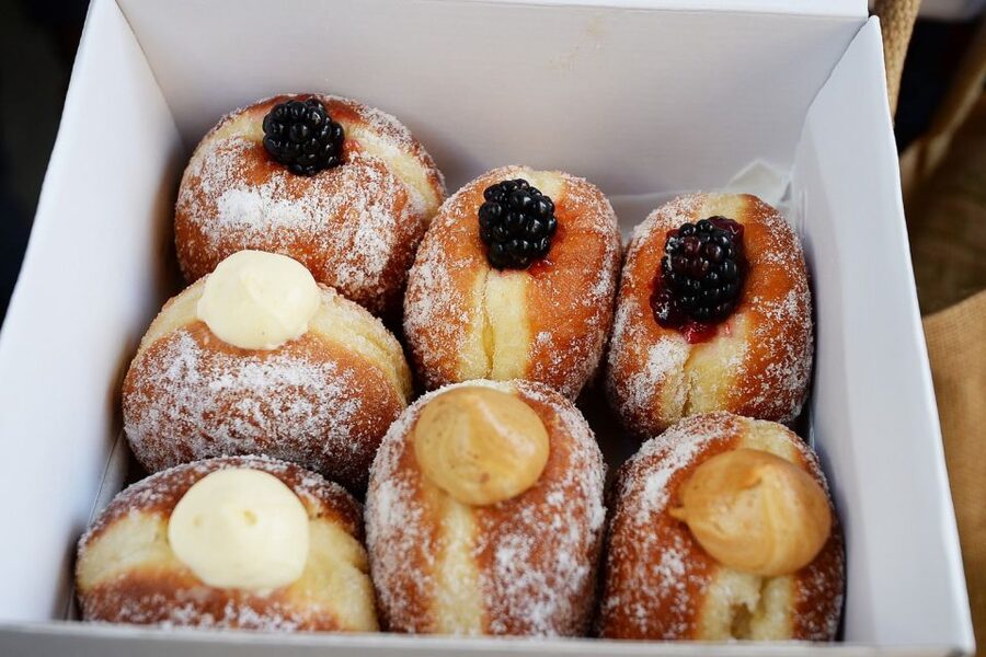 London: See 30+ Top Sights and Eat 8 British Foods Tour - London Bridge corridor to Borough Market: views, then real British food