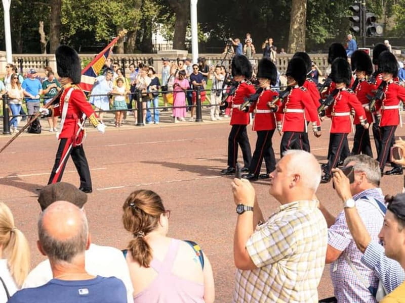 London: See 30+ Top Sights and Eat 8 British Foods Tour - Price and value: what $91.60 buys you in London time