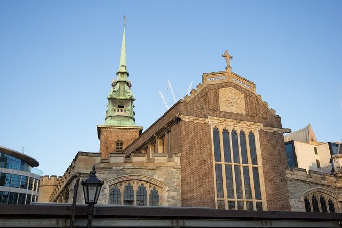 London Self Guided City Tour With an App - Start-to-finish route feel: Monument Station to St Paul’s Churchyard