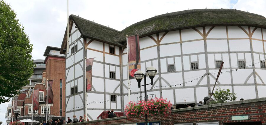 London: Self-Guided History City Tour with an App - Tower of London area: executions, churches, and the long timeline