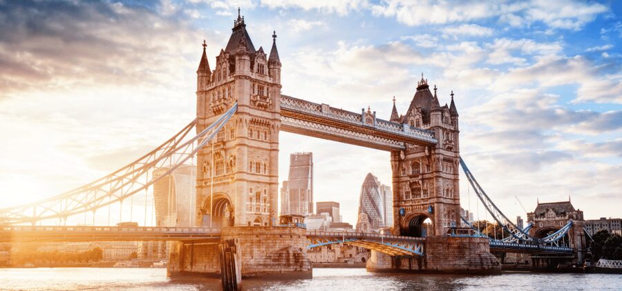 London: Self-Guided History City Tour with an App - Price and timing: how $9 can work in your favor