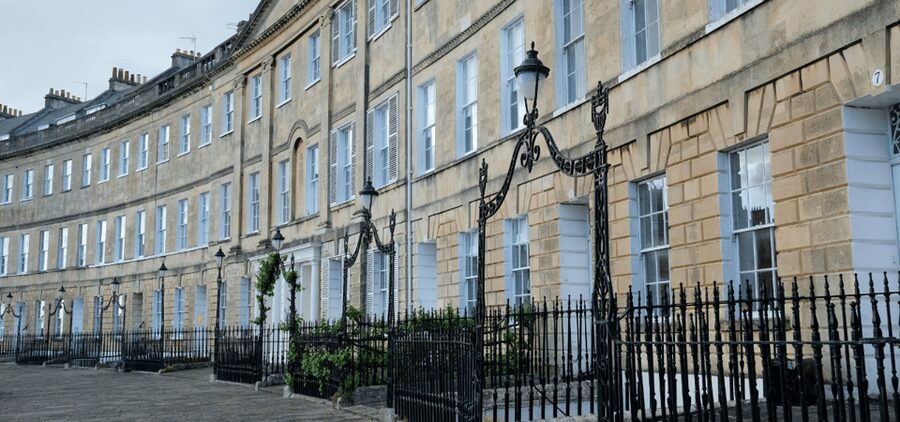 London: Self-Guided Notting Hill Walking Tour with an APP - Starting at Notting Hill Gate, the easiest way to get your bearings fast