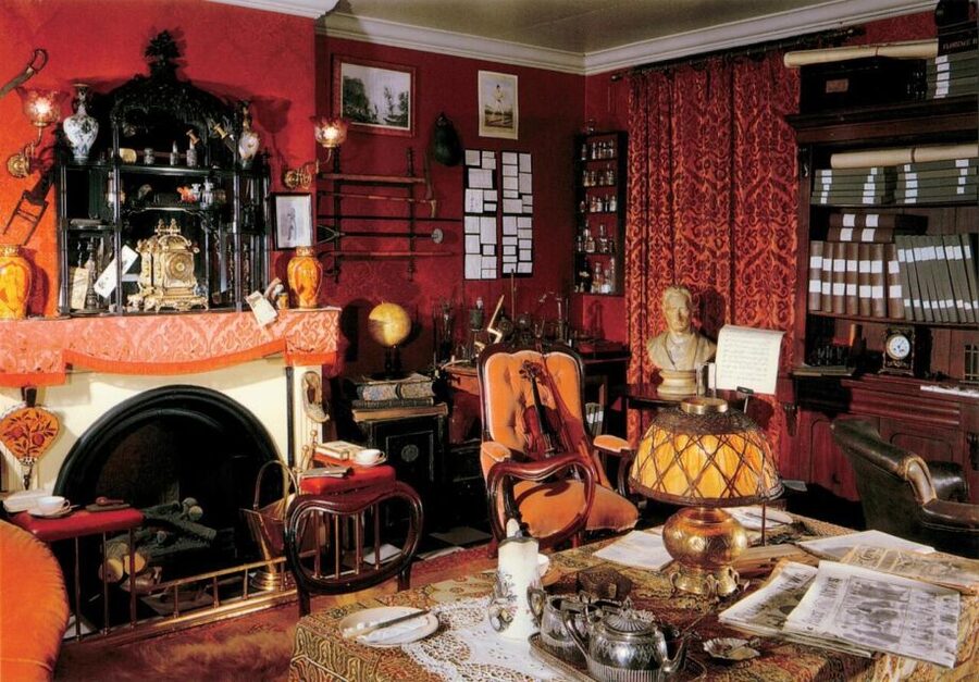 London: Sherlock Holmes Museum & Westminster Walking Tour - Downing Street and Parliament Square: where the facts make it real
