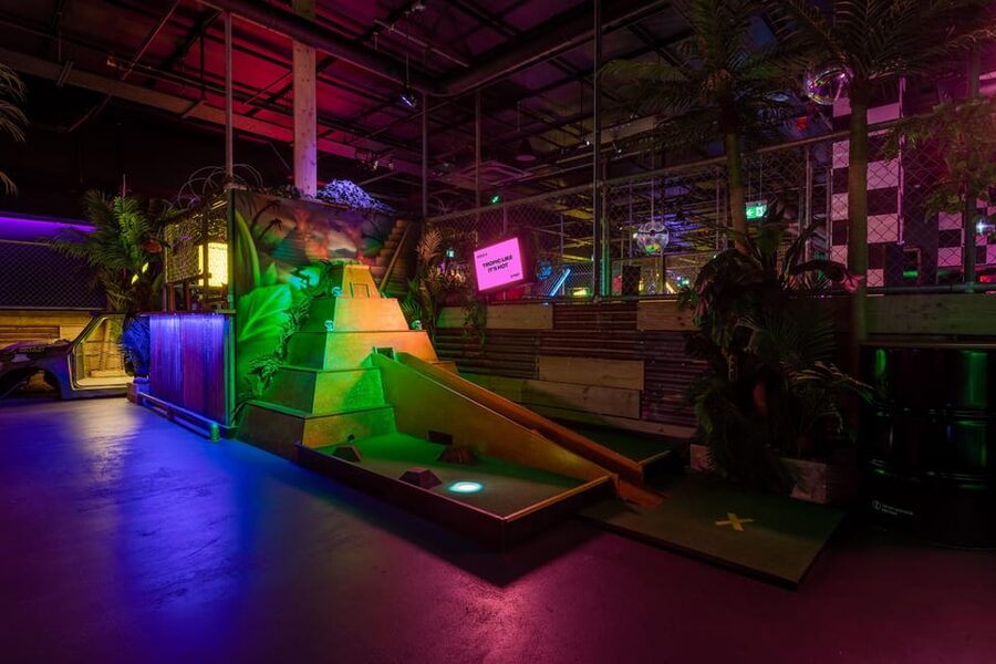 London: Shoreditch Junkyard Golf Tickets for 9 or 18 Holes - Shoreditch Junkyard Golf Club, a weird evening near Liverpool Street