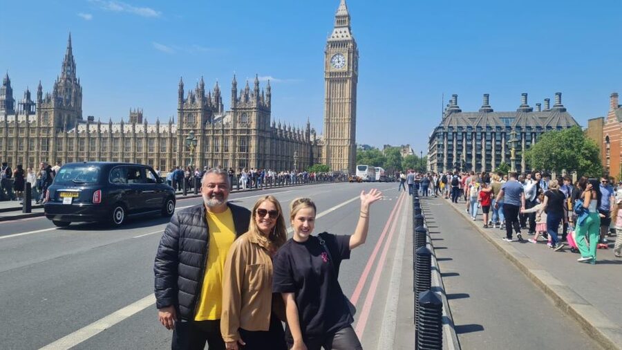 London: Sightseeing Black Cab Tour with Hotel Pickup - Tower of London: a fortress stop with big story potential