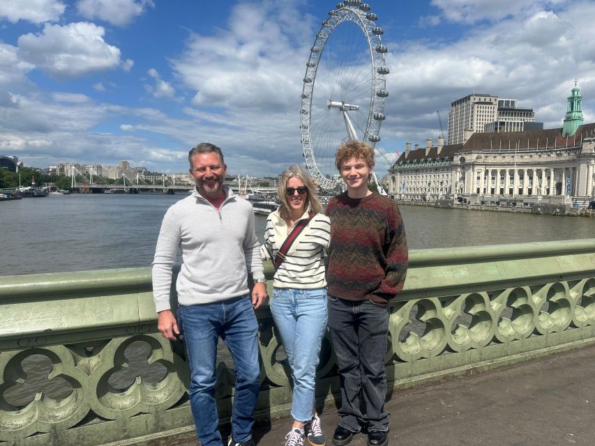 London: Sightseeing Black Cab Tour with Hotel Pickup - St Paul’s Cathedral and the skyline effect of that dome