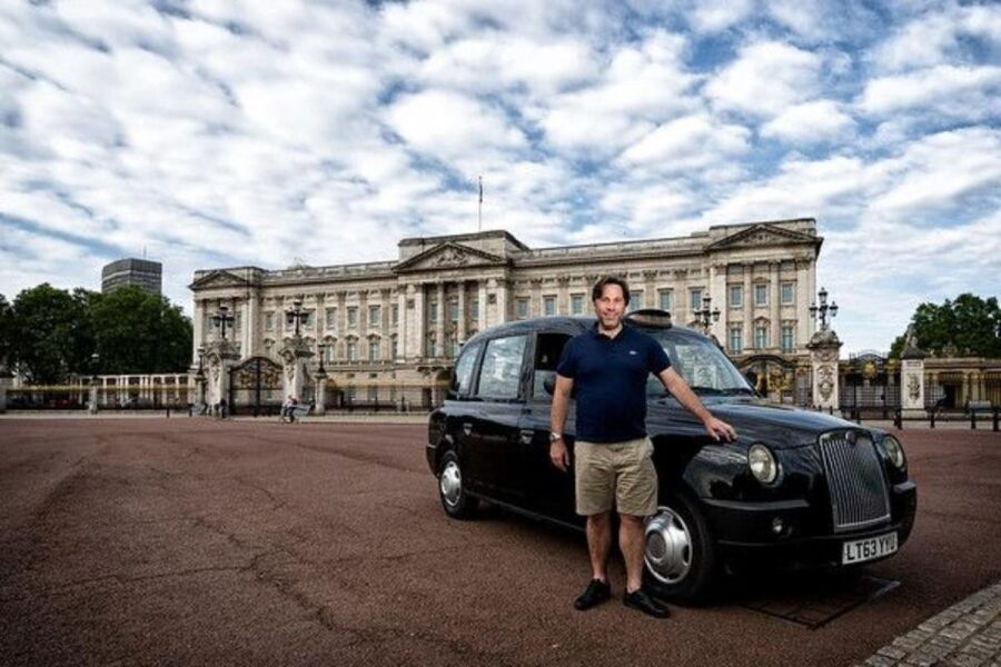 London: Sightseeing Black Cab Tour with Hotel Pickup - Price and value: $429 per group can still work