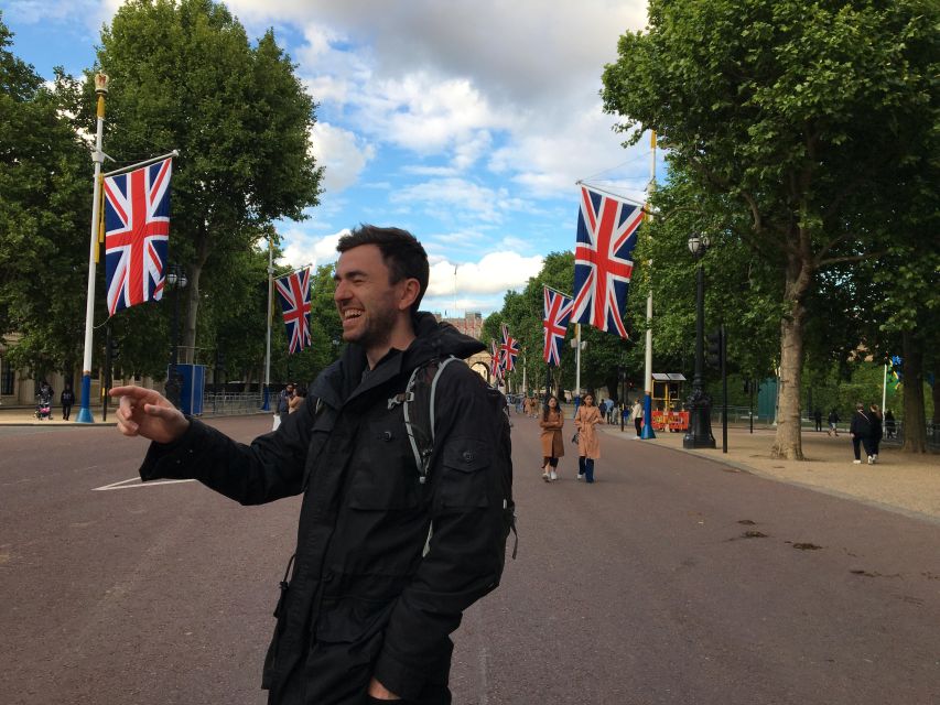 London: Sightseeing Tour - in clear, slow English - Trafalgar Square, Downing Street, and the Westminster mindset