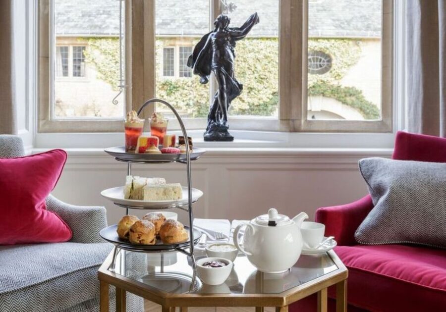 London: Small Group Cotswolds Trip with Bourton-on-the-Water - What to bring, and how to plan your lunch and photos