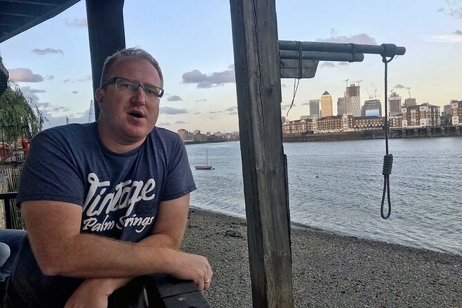London Small Group Tour: The Pirate Pubs of Old London Half-Day - Wapping’s docklands stories, Ratcliffe Highway Murders and Damaris Page