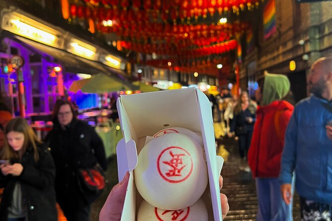 London Soho Food Tour with 7+ Tastings of Delicious Hidden Gems - A 3.5-hour walk that mixes Soho style with Chinatown food