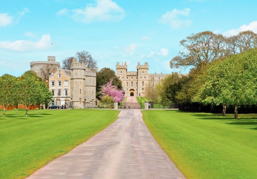 London: Stonehenge, Windsor, and Bath Day Trip by Bus - Timing and pacing: what 10 to 11 hours really buys you