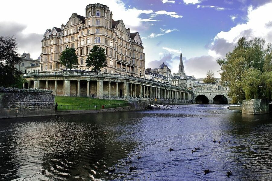 London: Stonehenge, Windsor Castle, Bath, Lacock & Pub Lunch - Practical tips to enjoy this day trip more