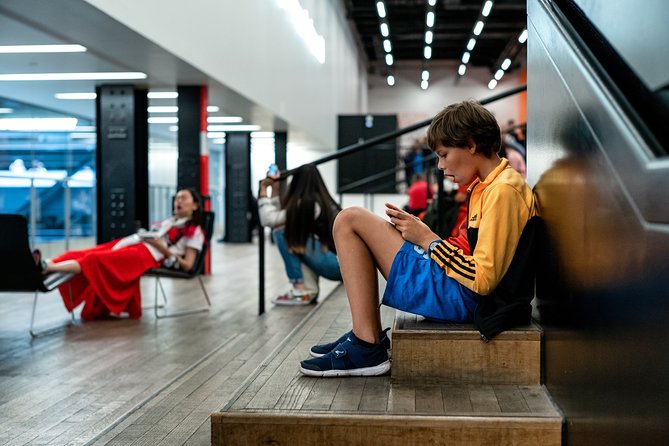 London Street Photo workshop - How Ed Fil Teaches: Calm Coaching, Strong Examples, and Better Decisions