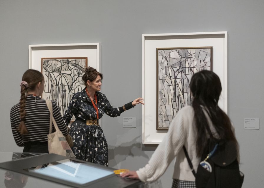 London: Tate Modern Official Guided Tour - Starting in the Turbine Hall: get your bearings in minutes