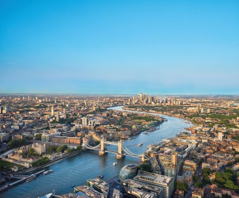 London: The Shard Entry Ticket with Champagne - From multimedia to champagne bar: the on-site flow