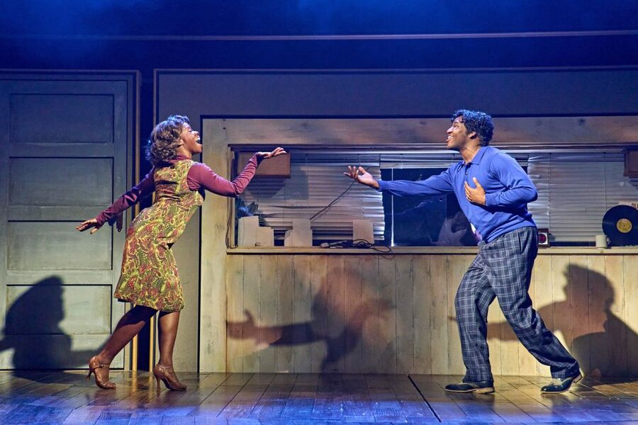 London: The Tina Turner Musical and Meal with Sparkling Wine - The theatre walk: why the 10-minute transfer matters