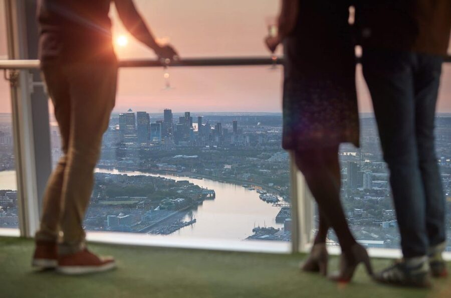 London: The View from The Shard - Champagne bar time: turning a view into a pause