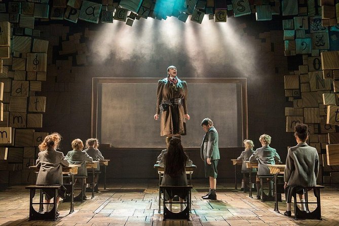 London Theatre: Matilda The Musical - Age rules for Matilda: planning for kids and family groups