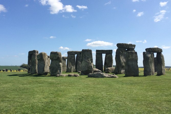 London to Southampton Cruise Port Including Stonehenge - London to Southampton, without the day going sideways