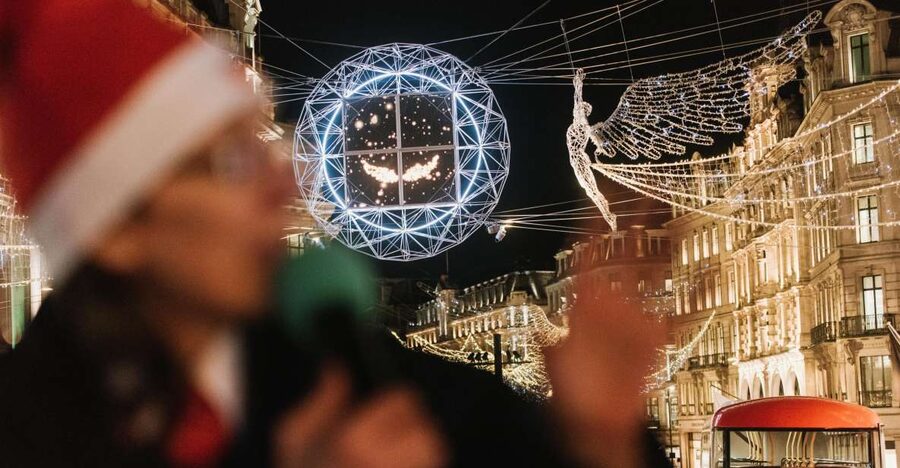 London: Tootbus Christmas Lights Tour incl walking tours - Price and what you actually get for $45.80
