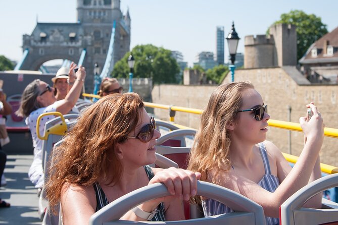 London Tootbus Hop-on Hop-off (Optional Thames Cruise) - Getting your bearings with a London hop-on hop-off loop