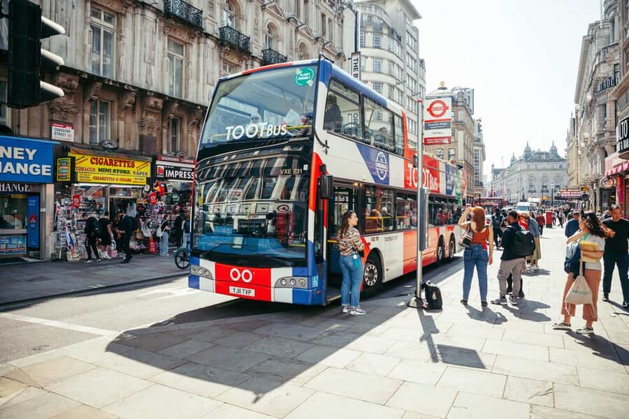 London: Tootbus Hop-on Hop-off with optional River Cruise - Finding stops fast with the Tootbus app and live tracking