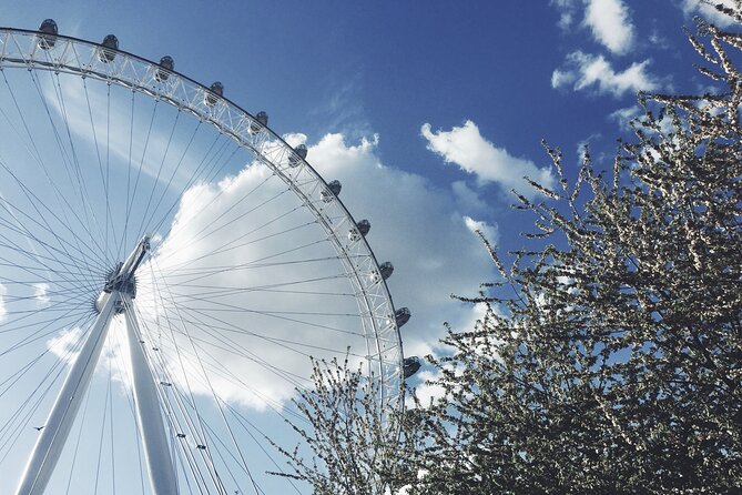 London Tootbus Kids Tour with Bespoke Live Guided Commentary - Stop 5: Piccadilly Circus, a kid magnet in the West End