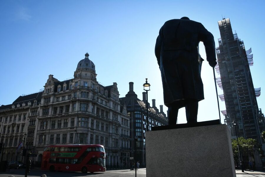 London: Top 30 Sights Walking Tour and The Shard Entry - Trafalgar Square and Whitehall: where speeches, flags, and statues all meet