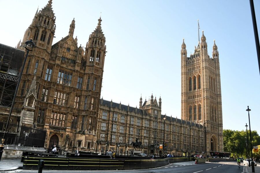 London: Top 30 Sights Walking Tour and Tower of London Entry - Skip-the-ticket-line value at $118 per person
