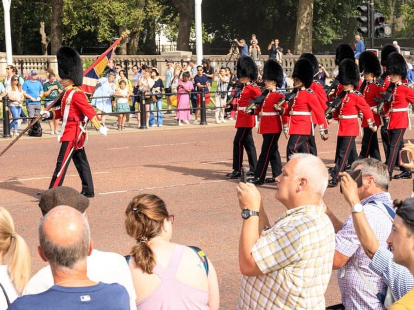 London: Top 30 Sights Walking Tour and Tower of London Entry - Buckingham Palace and the Changing of the Guard rules