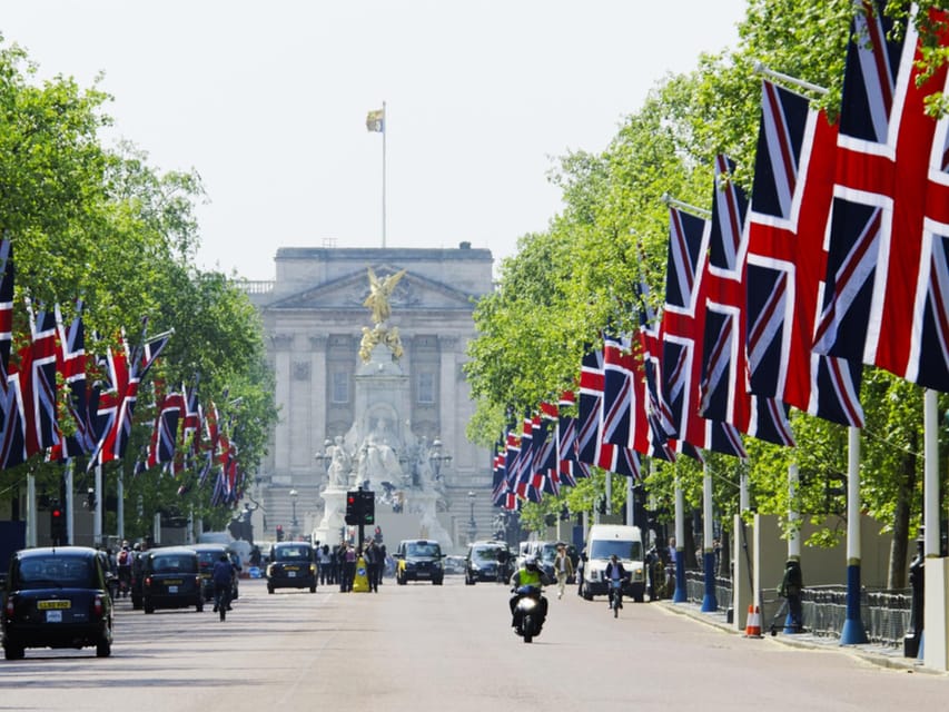 London: Top 30 Sights Walking Tour and Tower of London Entry - Westminster classics: Downing Street, Westminster Abbey, Big Ben