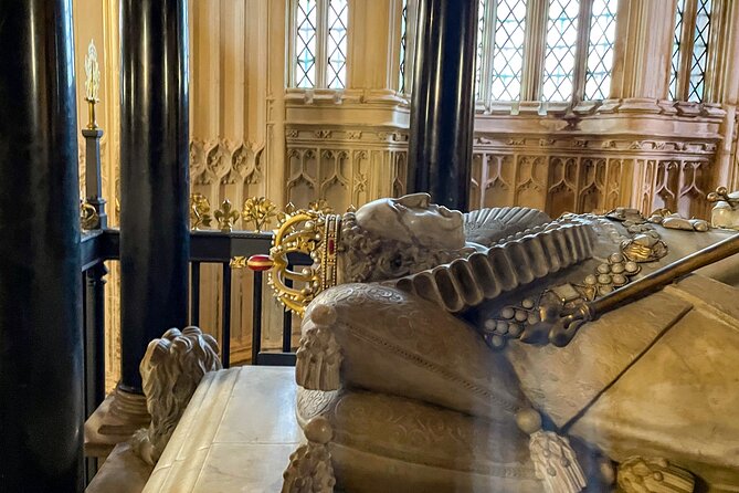 London Tour: Changing of the Guard, Westminster Abbey & Tower - Buckingham Palace area and the Changing of the Guard schedule reality check