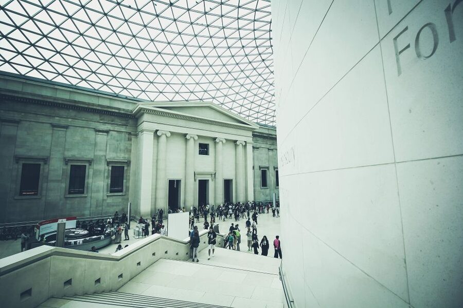 London: Tour of the British Museum - What you start with: the museum entrance that hints at ancient Greece