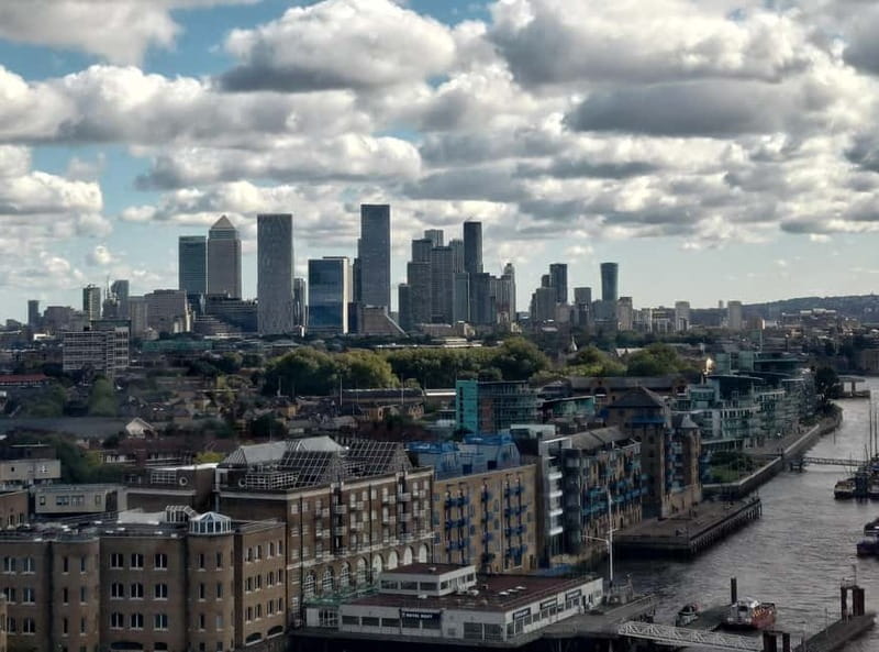 London: Tower of London and Tower Bridge Private Tour - Cross the High-Level Glass Walkway (And Know Who Should Skip It)
