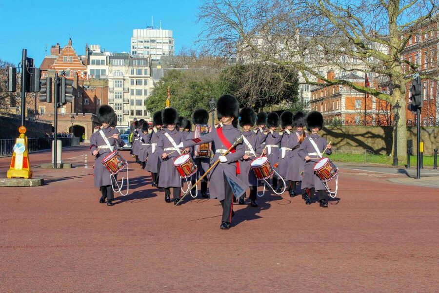 London: Tower of London & Changing of the Guard Experience - Guides, Headsets, and the Small Things That Make It Work