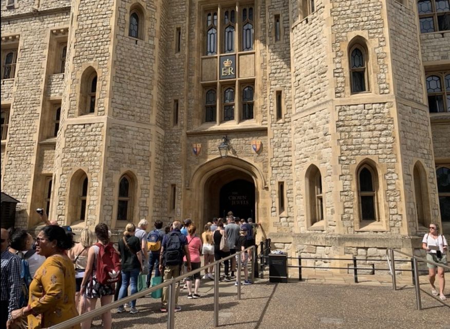 London: Tower of London Guided Tour with Boat Ride - Key highlights worth your time