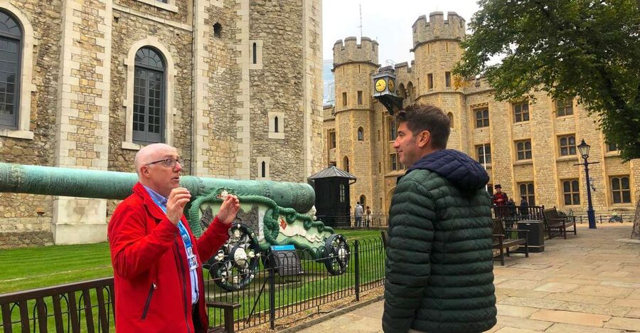 London: Tower of London Guided Tour with Boat Ride - The prison story without turning into a horror movie