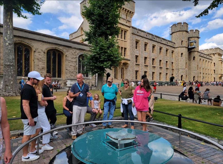London: Tower of London Guided Tour with Boat Ride - Views from the Thames: flexible cruise with no guide on board