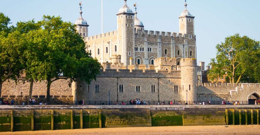 London: Tower of London Guided Tour with Crown Jewels Option - Crown Jewels in the Jewel House: what you gain and the one limitation