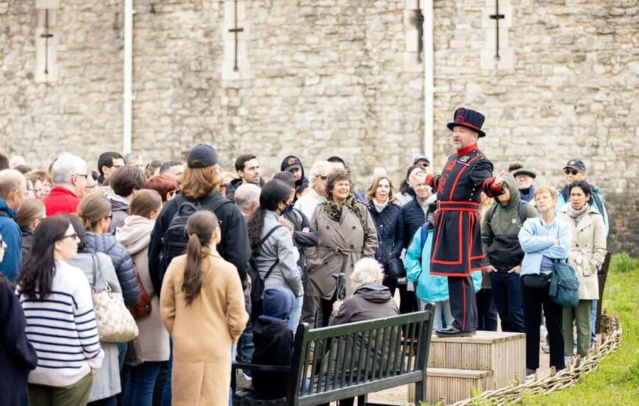 London: Tower of London, Thames Boat & Changing of the Guard - A tight early route that makes the Tower day actually work