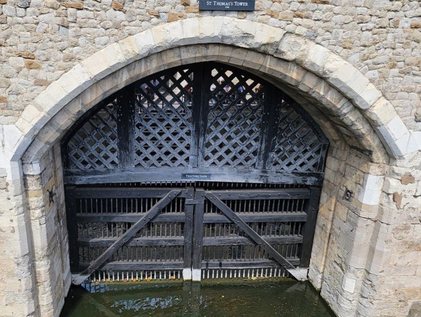 London: Tower of London Tour with Crown Jewels & Beefeaters - Who Should Book This Tower of London and Crown Jewels Tour