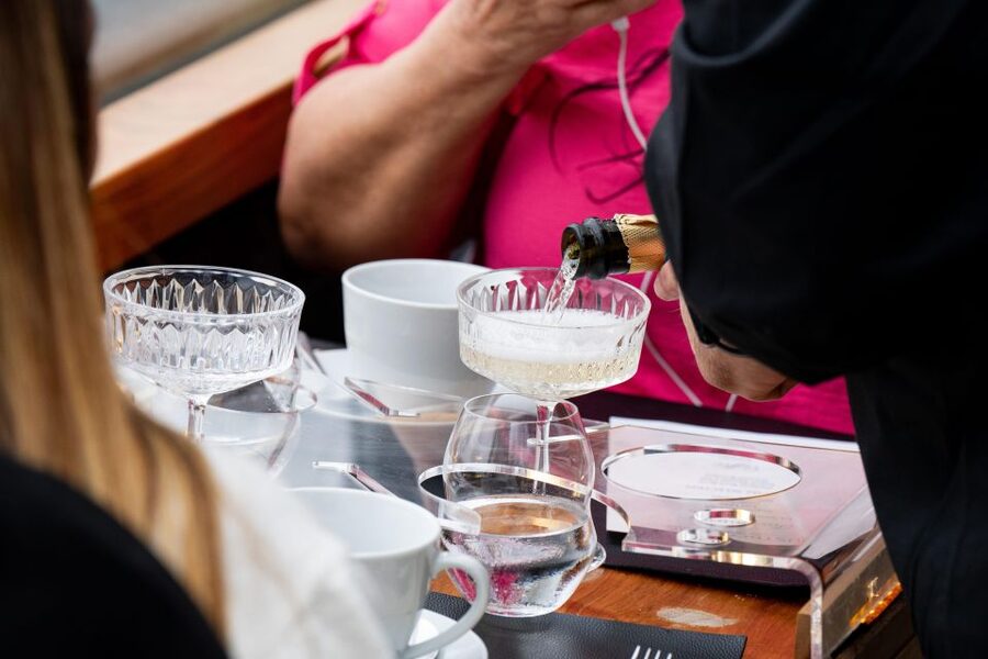 London: Traditional Afternoon Tea Tour in a Luxury Coach - The audio guide that actually helps you notice things