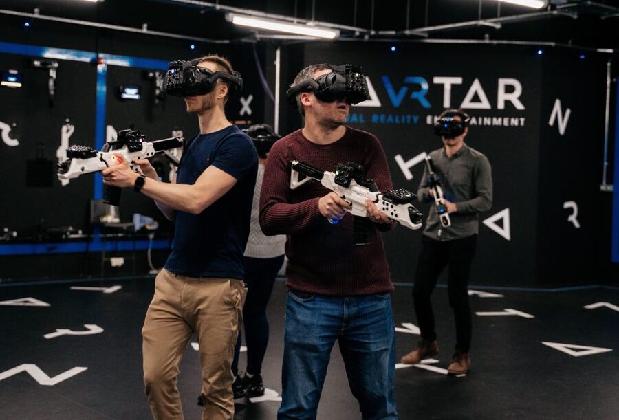 London: UK's Only 60-minute Free-Roaming VR experience - The Bar Hangout, AR Darts, and Social Scoring After the Action