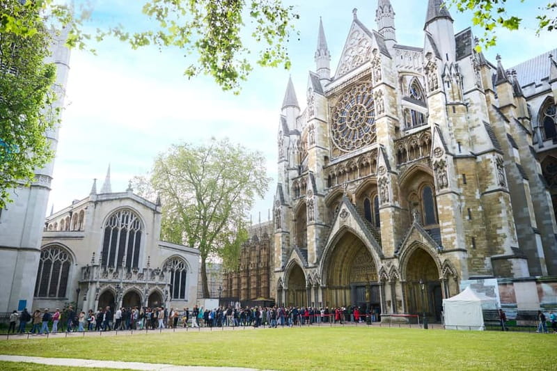 London: Ultimate One-Day Tour with Tower, Abbey & Cruise - Westminster Abbey with opening-time access: Coronation Chair and royal tombs