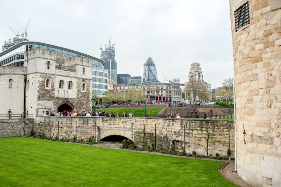 London: Vintage Bus Tour and London Eye Ticket - How the 4-Hour Bus, Thames Boat, and London Eye Combo Works