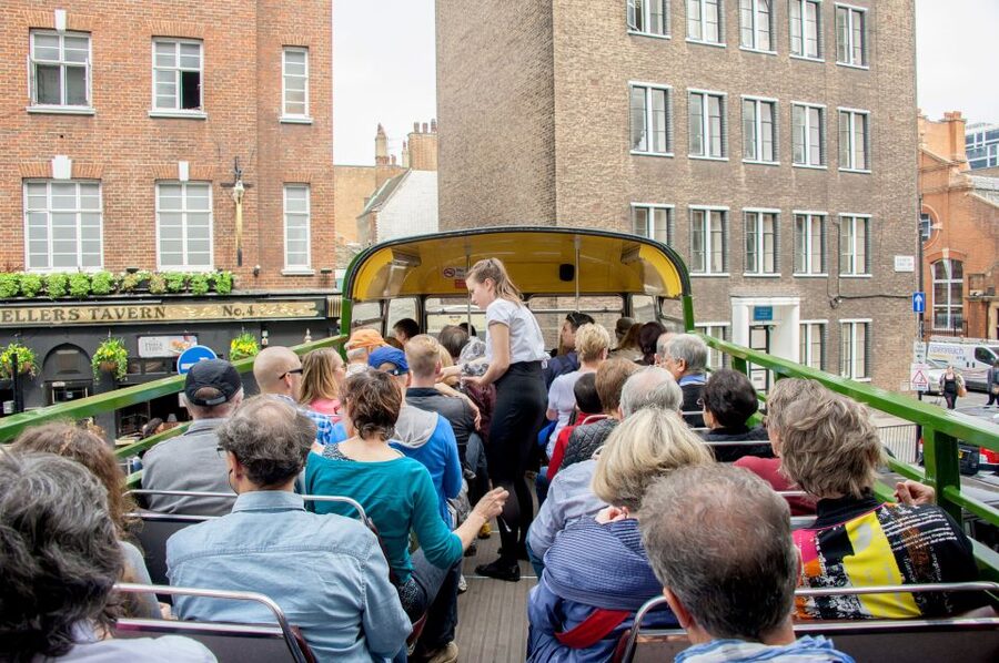 London: Vintage Bus Tour and London Eye Ticket - Getting Started at Victoria Coach Station (and Why the Gate Matters)