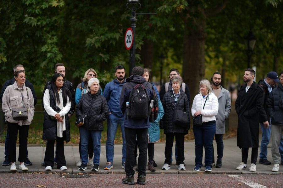 London: Westminster Abbey, Big Ben, Buckingham Palace Tour - Downing Street Views and the Art of Not Getting Lost